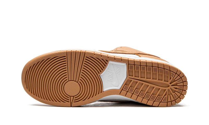 Dunk Low SB "Light Cognac" - Image 5